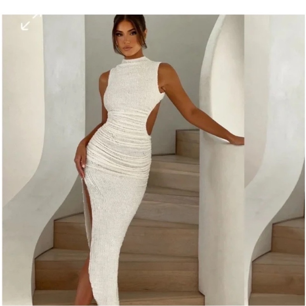 Chic Backless White Knit Dress